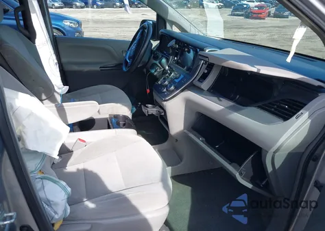 2015 Toyota Sienna Le 8 Passenger из США, поврежденный, VIN 5TDKK3DC1FS661065